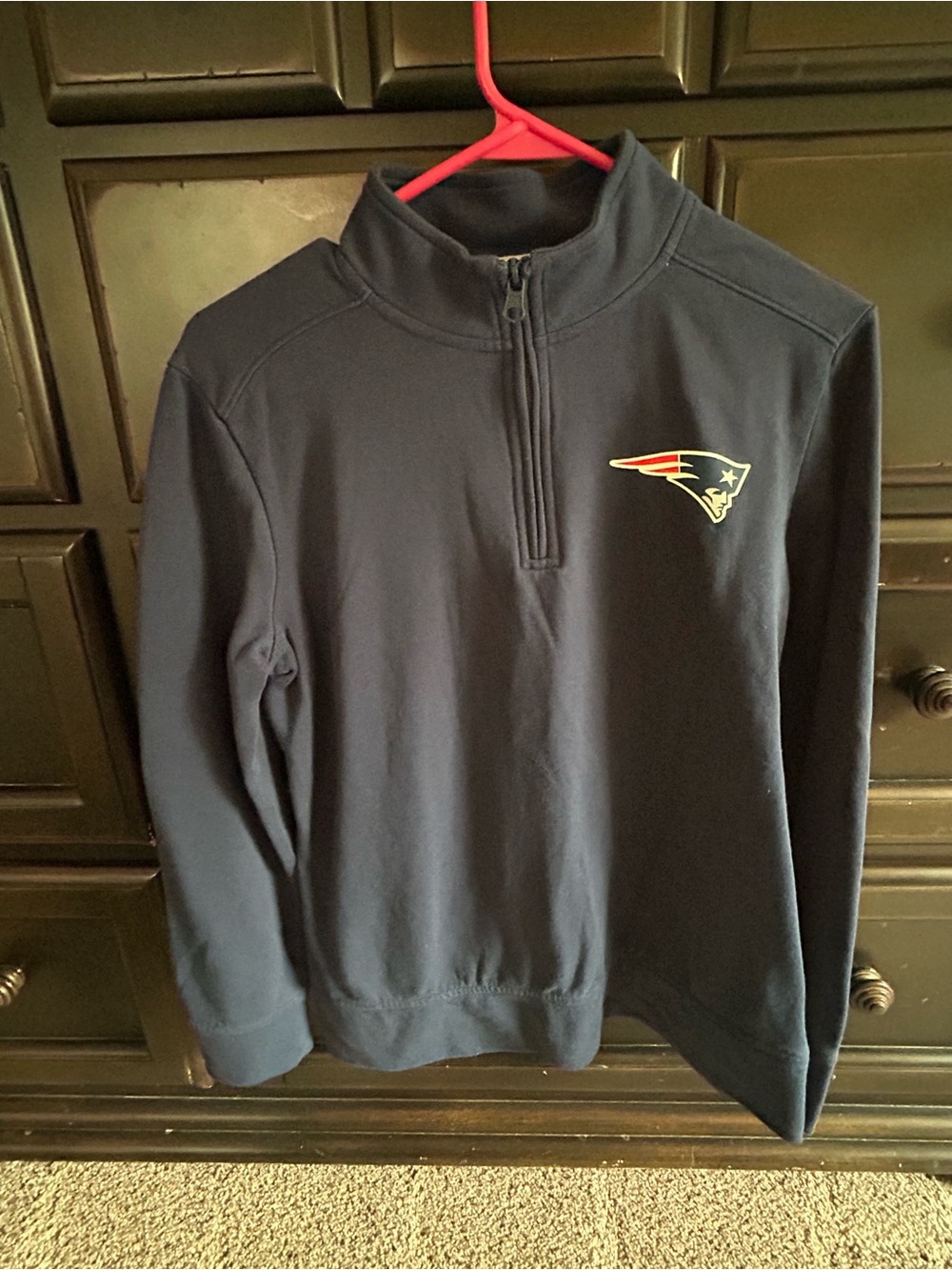 Women’s Logo Athletic New England Patriots 1/4 Zip Sweatshirt- Medium